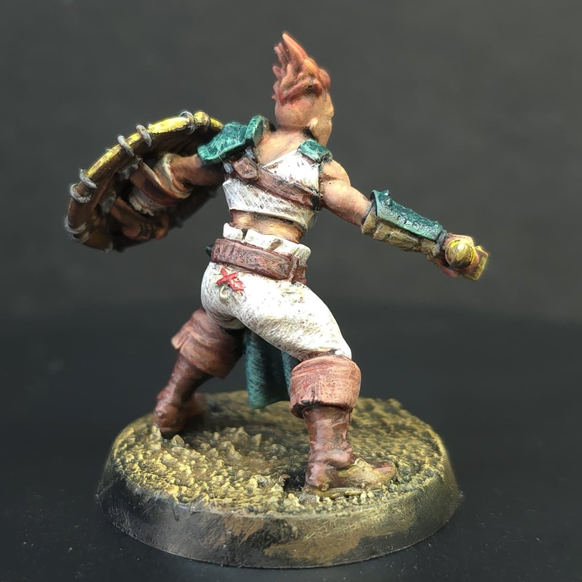 Farbencio's tweet photo. Y una nueva mini del mes terminada! La adorable Bárbara Streisand!! No os metáis con ella porque adora aplastar enemigos, verles destrozados y oír el lamento de sus mujeres!! #WarhammerCommunity #miniofthemonth #barbarian #green #paintingwarhammer #paintingminiatures https://t.co/1PuUSe6pA0