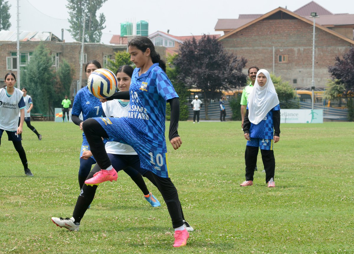Fadiya_Khurram's tweet photo. Reliance Foundation Youth Sports 2024 Football Tournament in Srinagar on Saturday.
Our girls in action.
#Srinagar
#Nayakashmir
#developingkashmir
#WomenEmpowerment
#sports
#football
#IndiaWinWorldCup