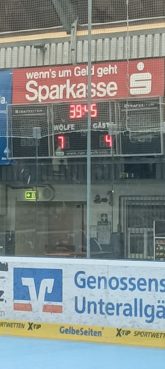 sgdtommy1953's tweet photo. Sieg gegen Landshut 🎉🎉🎉.

Wir können es einfach nicht ohne Spannung 🤣.
#DIHL
#Landesliga
#ZementHacklazz
#Freising 
#MissionB2B https://t.co/lXMa504mxE
