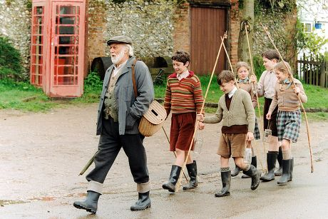 RodneyMarshall1's tweet photo. Taking part in a podcast on 1990 TV drama and have to choose my favourite. Mister Tom for me has everything. Great Brian Finch script, well directed by Jack Gold, perfect cast, with Thaw on fire. As for the drama, you ride every emotion in waves. What a beautifully made TV film. https://t.co/ifMf1T2603