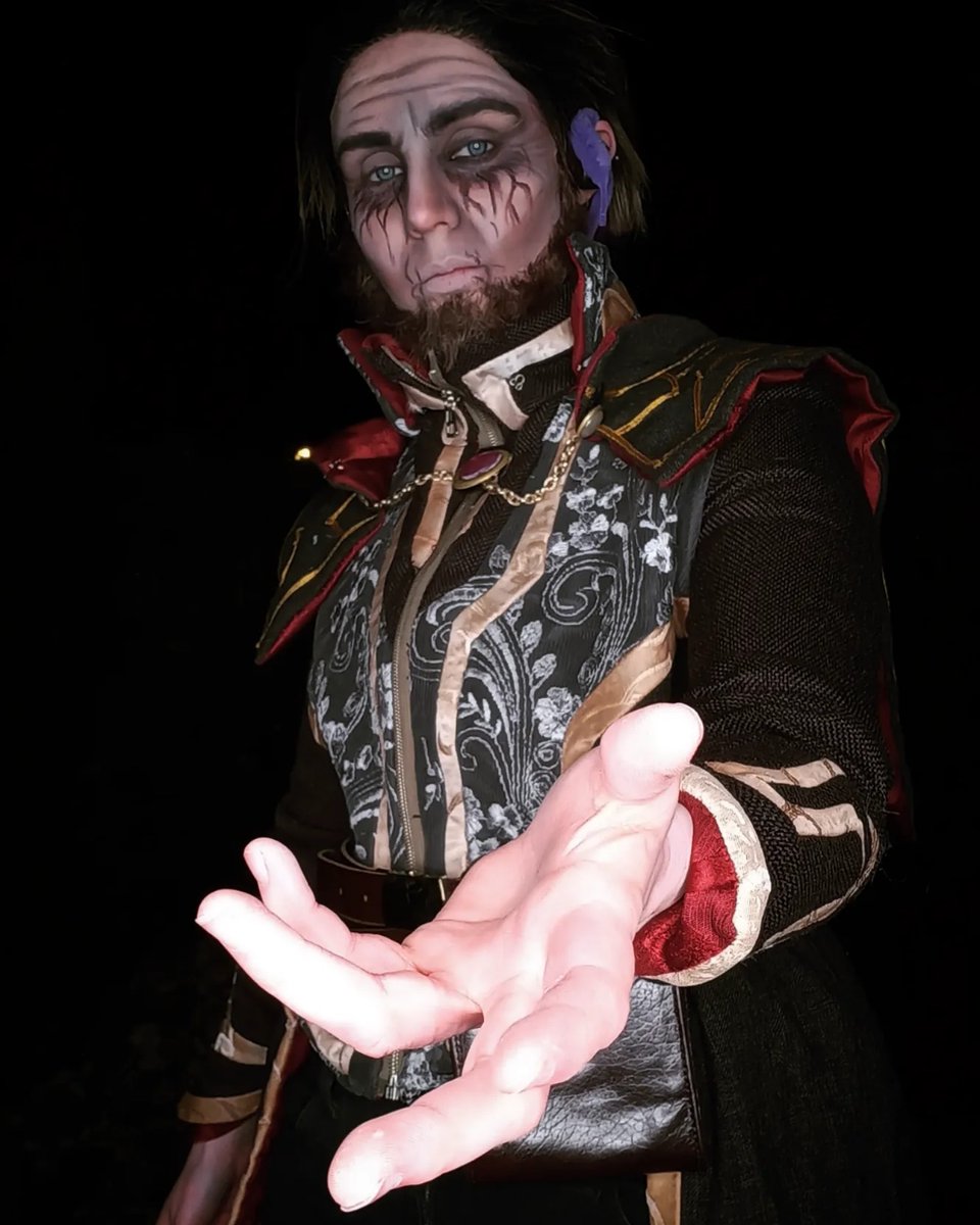 Cosmeleon_'s tweet photo. One thing i love doing is turning myself into dirty old men hehehe

#thedragonprince #thedragonprinceviren #tdpviren #virencosplay https://t.co/1SGGk4jiOl