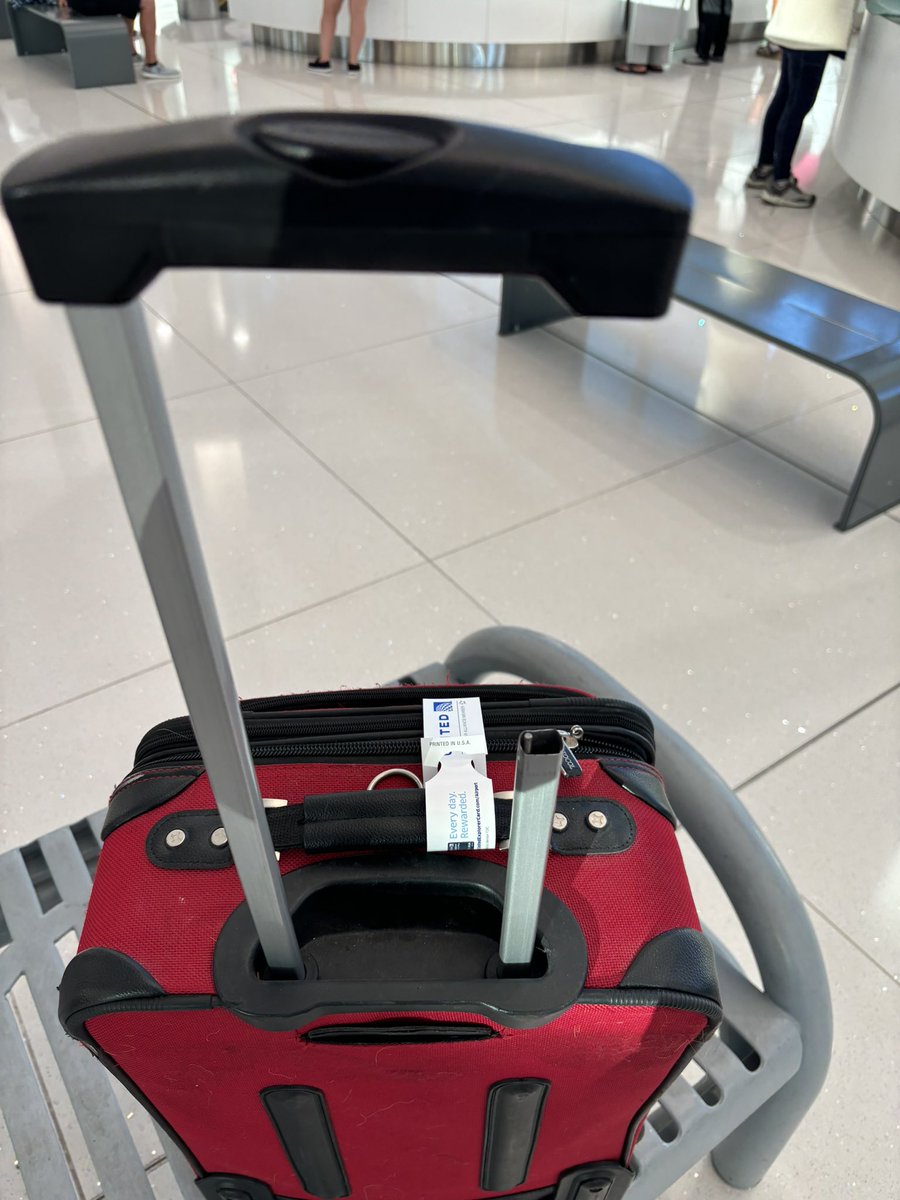 Leman13371's tweet photo. Got to the Airport…Got through security just fine… and as I’m getting ready to go to my gate this happens….Just my luck… 
Anyway I’m on my way to Montana to visit Family can’t wait… #Denver #JustmyLuck https://t.co/1G2rNuJbSf
