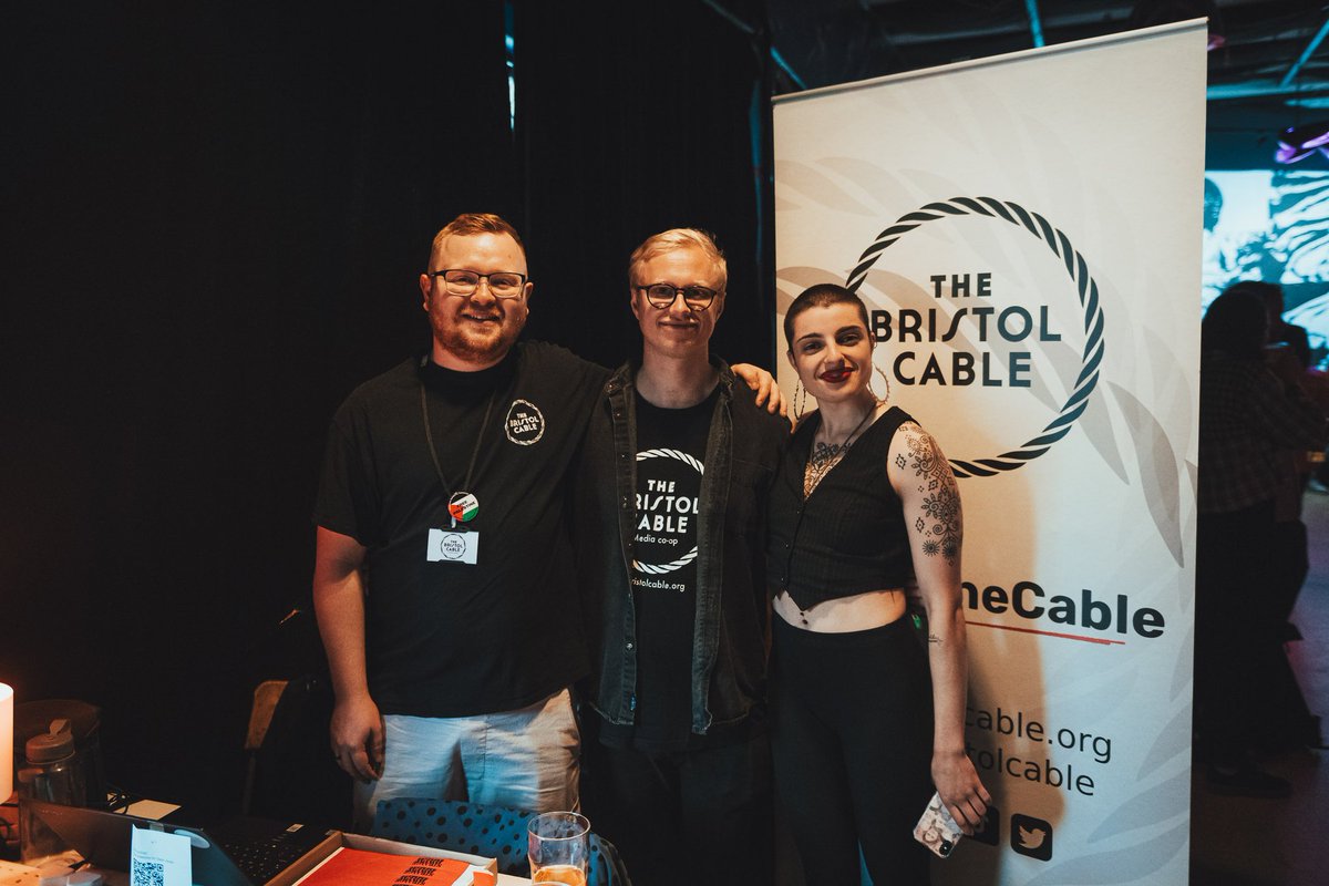 TheBristolCable's tweet photo. 😍 We're looking for volunteers to help us cross the campaign finish line!
If you're in #Bristol, and an enthusiastic Cable member who can offer a few hours of your time forevents, membership and comms, find out more: https://t.co/aBOOUrBD3W
#JoinTheCable
#KeepTheLightsOn 🔦 https://t.co/BDHZNvbZhT