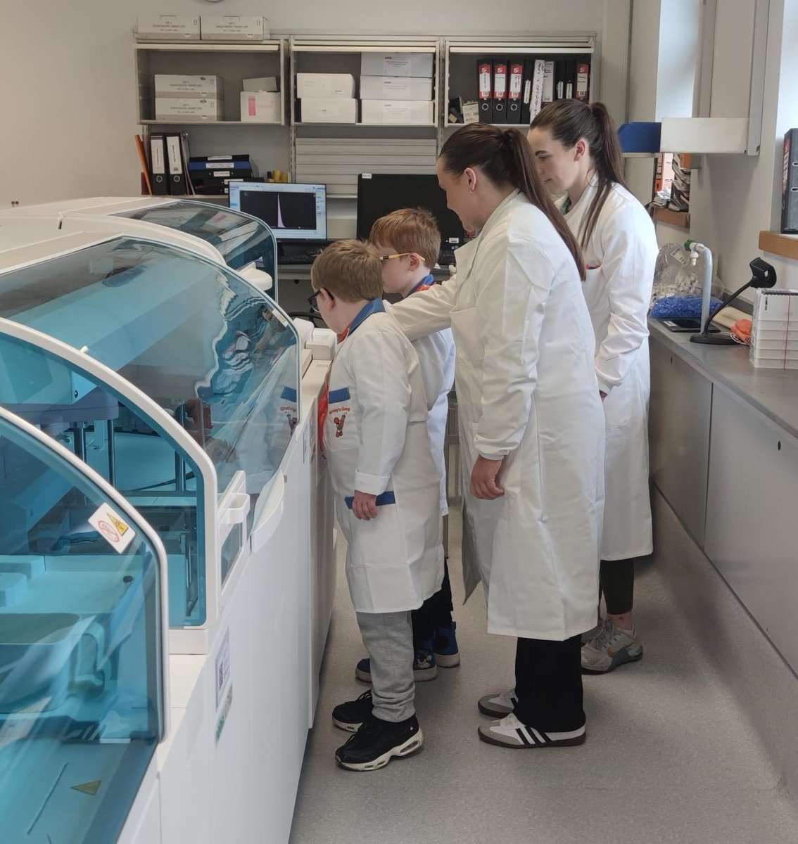 NHSCTrust's tweet photo. We were delighted to welcome brothers Neo and James to our Lab in Antrim as part of a Harvey’s Gang tour.

The boys were excited to put on their lab coats &amp; see first-hand behind the scenes 🧑‍🔬

If you know a young person who would benefit from this email harveysgang@ibms.org https://t.co/Hgs1DaUDaP