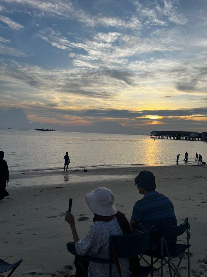 aqlhakml's tweet photo. “Lepasni things will change.. it won’t be the same anymore. But Ibu always doakan it will be towards the better, in sha Allah.” 

❤️🥺 amiin ya rabb. alhamdulillah🤍 may Allah grant us His blessings in the most beautiful ways🥰 https://t.co/WKsiJbIa4b