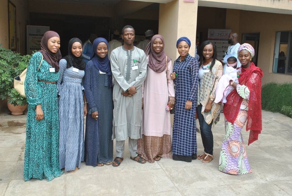 ZCKAlumni's tweet photo. Throwback! Spot some familiar faces out of the group. Who else can recognize some of the faces? Can you guess the graduation year? And... Take a guess and tag them! #ZamaniCollegeAlumni #ZamaniCollegeKaduna #ZamaniCollegeAbuja #ZOSA #ZOSAThrowback https://t.co/jVvgrvO0Vt