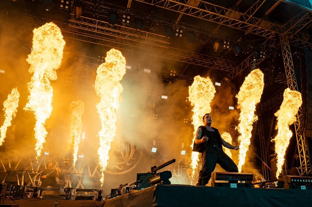 BlackChester's tweet photo. New on Insta: Parkway Drive - Vainstream Rockfest 2024, Münster #parkwaydrive #parkwaves #vainstream #musicphotography #canonphotography #sonyalphasclub https://t.co/z4t9pUcQrb https://t.co/l57mzeKZjt