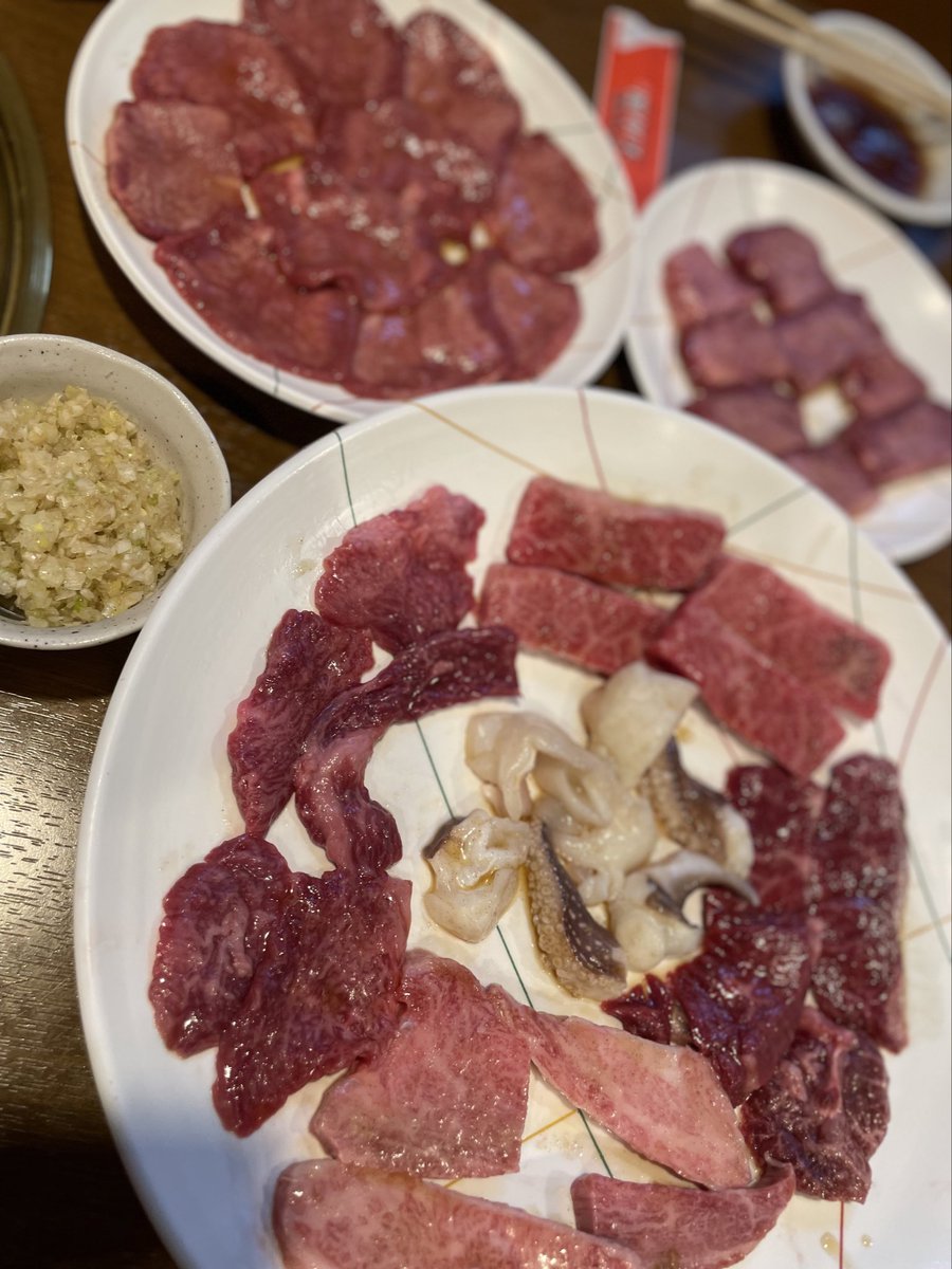 KamiMaya9's tweet photo. 今日はパパが美味しい焼肉連れて行ってくれたあ🤤🩷
いつもパパがお仕事頑張ってくれてるのに
ちょっとお高いお肉までご馳走してくれて
パパいつもありがとう 😢😢💗
ごちそうさまでした！ https://t.co/M7tgFrpsq7