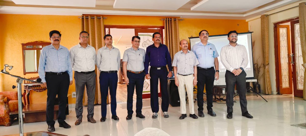idcmsoa's tweet photo. IDCMSOA conveys its best wishes to the newly elected council on the occasion of GBM held today with
President- Sh P K S Sengar
Vice President- Sh A K Pandey
Secretary- Sh M K Goyal
Joint Secretary- Sh S P Singh
Treasurer- Sh Vivek K Singh
and 4 other council members. #mes #idcms https://t.co/OSIye2JBa6
