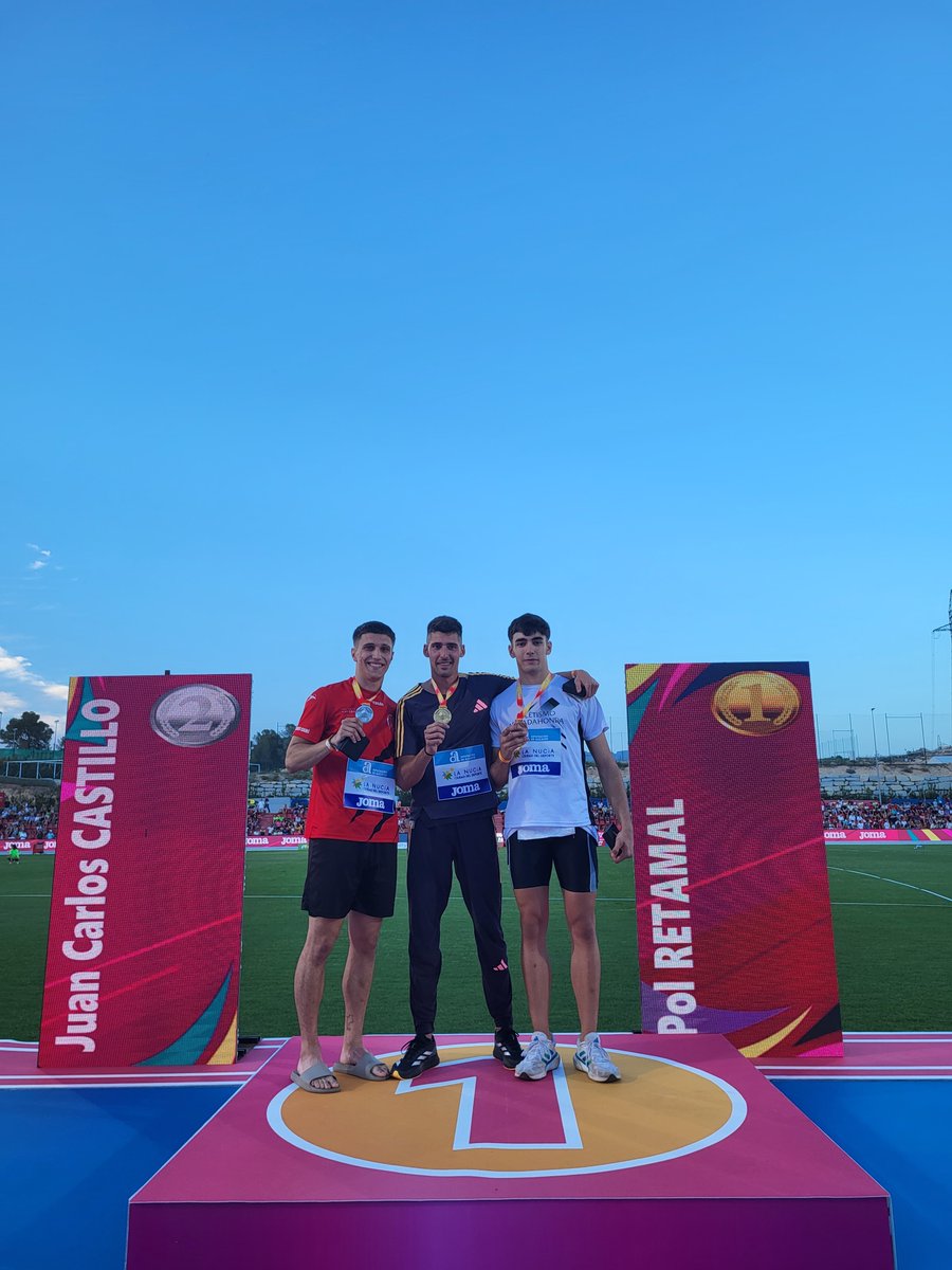 atletismoRFEA's tweet photo. PODIO - 200 m 🚹  #CEAtletismo

🥇 @Polretamal8  20.57
🥈 @juankk23_ 20.81 MP
🥉 Daniel González 20.86

👏👏👏

📺 @teledeporte
📺 Multiview (concursos) https://t.co/UfQfcAxTs3
📊 https://t.co/qzNeXr6S9d https://t.co/W1nD8IS3LI