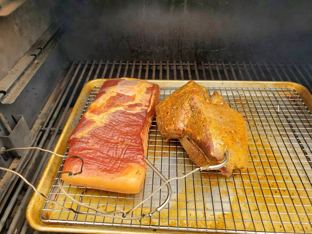 grumpy_old_tech's tweet photo. Bacon and Bottom round roast, London broil goes on in about 1/2 hr. https://t.co/p3madL2Z9j
