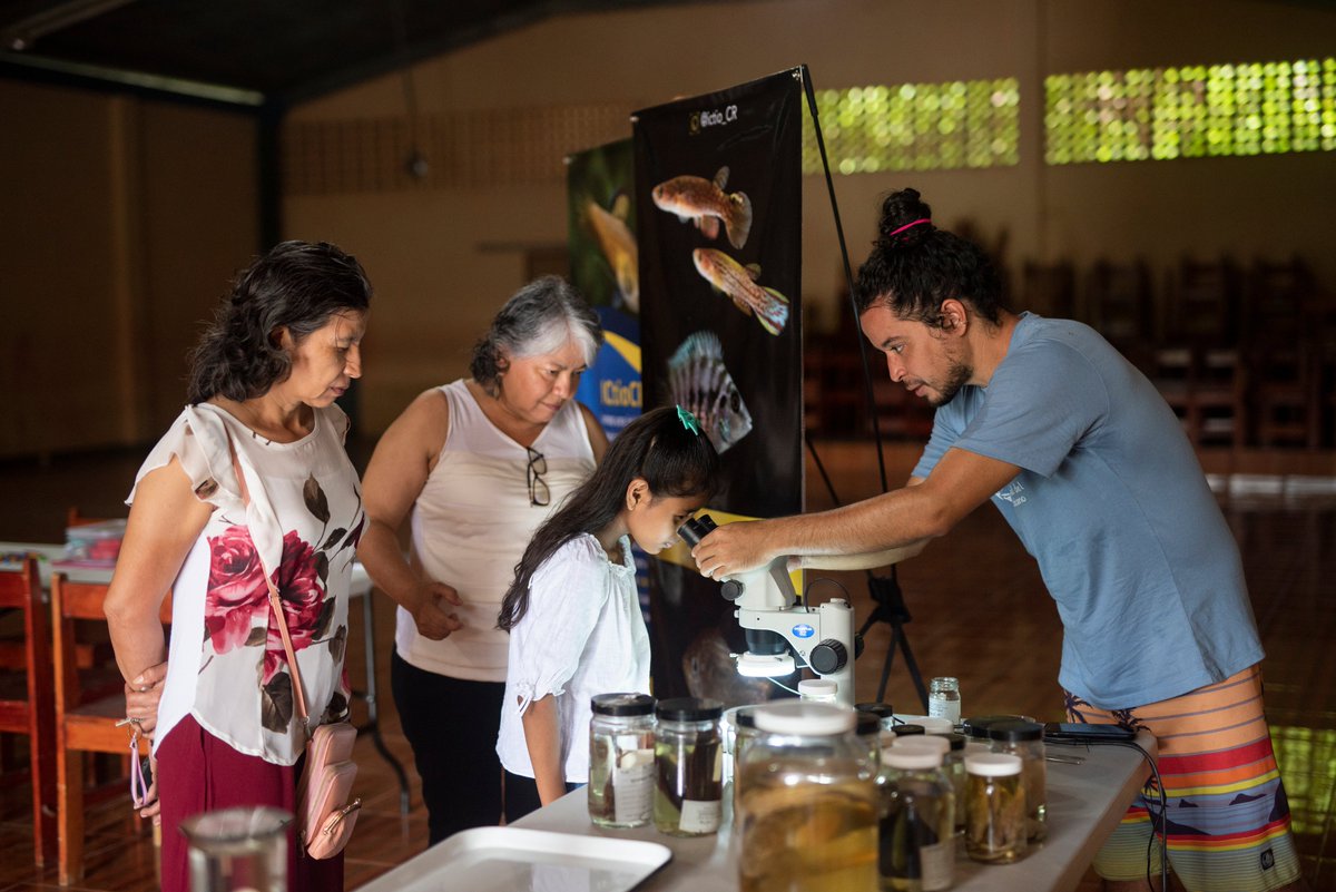 LuVargasAraya's tweet photo. Un mini-resumen del Festival del Océano La Cruz, organizado por el colectivo Ciencia Ciudadana Marina Santa Elena (CC-MAR) con apoyo de @ACGuanacaste y Muni La Cruz. Deporte, arte, caminatas guiadas, ciencia, juego!
Fotos: Pablo Cambronero. https://t.co/gOtjww8BsE