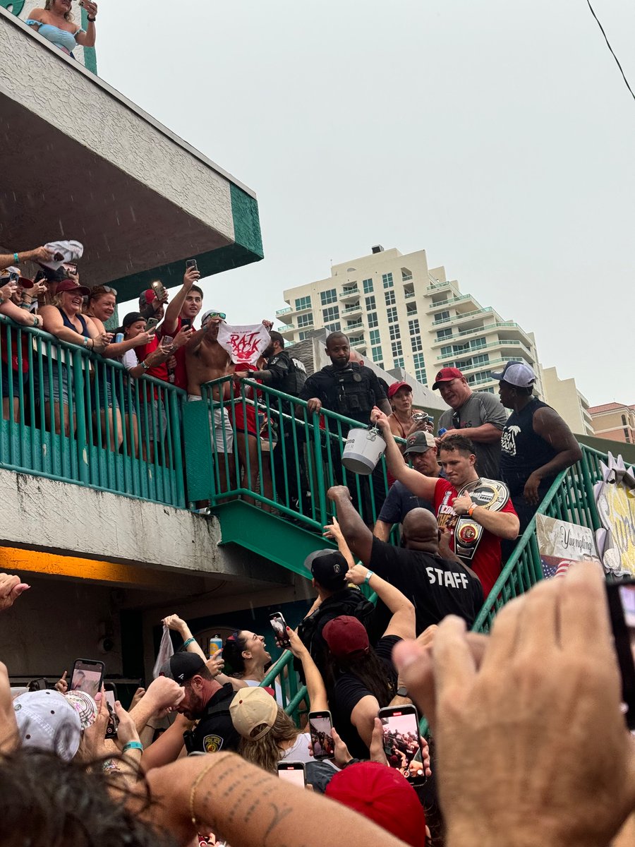 Matt Tkachuk with a fat cigar, crushing beers in a championship belt in the pouring rain

This is peak Florida #FlaPanthers
