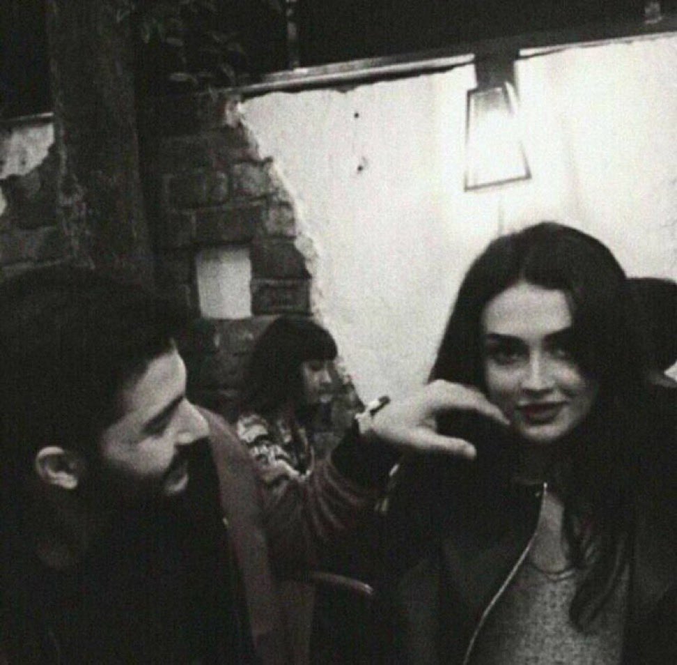 ياللي وجهك غير وضحكاتك قصيده 
يا أجمل من الغيم وأزكى من النبـل 

(من يقول إن الفرص ماهي سعيده) 
أنتي فرصه ،، من يطوفهـا خبـل ..!

#رسالة_لقلبك 
 #الصحه_القابضه