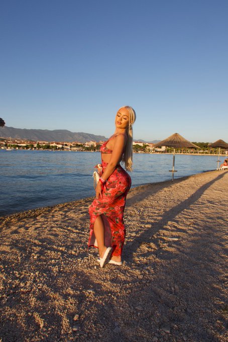 you might not guess it but I will let you smash on the first date🙈🍒 https://t.co/1Zd4JpNNsJ