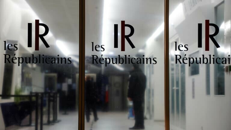 BFMTV's tweet photo. Législatives: LR ne donne pas de consigne de vote pour le second tour
https://t.co/vEB2e9hjnF https://t.co/Xy9RMjA2Wi
