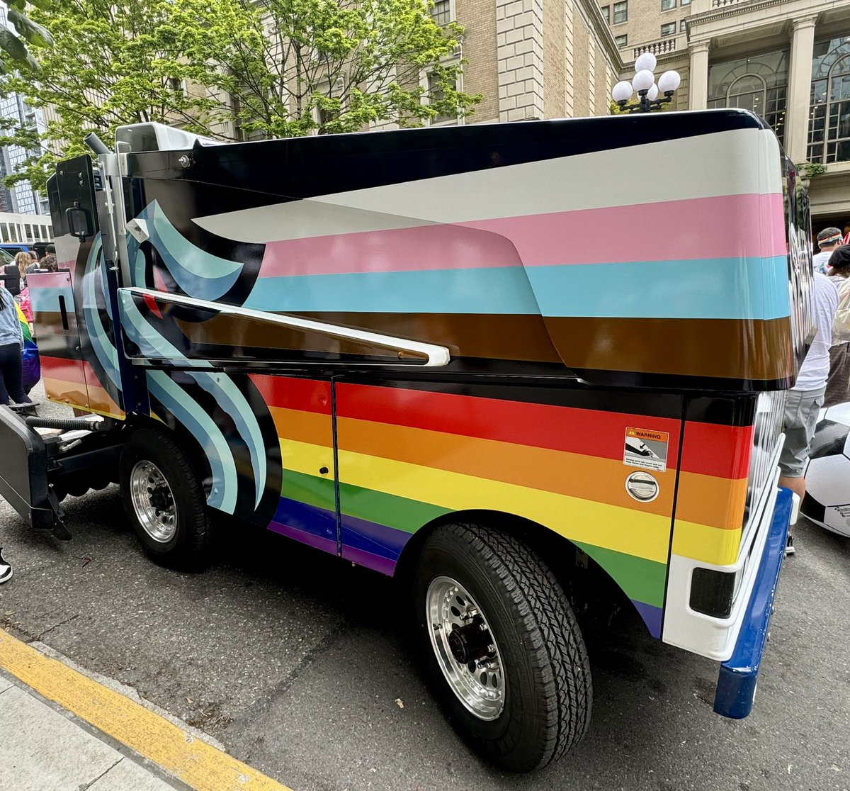 SeattleKraken's tweet photo. Let’s get this @OurSeattlePride parade party started!! 🎉 🌈 https://t.co/yaOvPVcTos