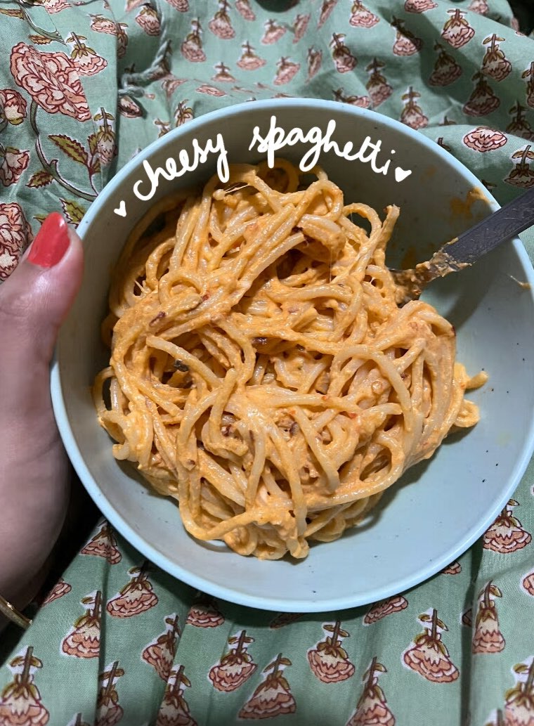 ohgodbijlee's tweet photo. Day 05 of using @X as my daily journal:
β
-it was sunday so did deep cleaning of the house. (especially my dressing)
-relaxed in the afertoon, took a nap.
-made oreo shake with my husband π₯Ή
-ended the day with delicious dinner
#xjournal #dailyjournal https://t.co/nL57Y6Xo4i