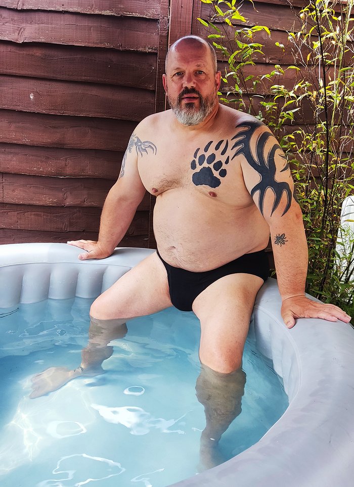 TruckerXXXBear's tweet photo. The hot weather didn't last long! https://t.co/6pZ9gn4OmI