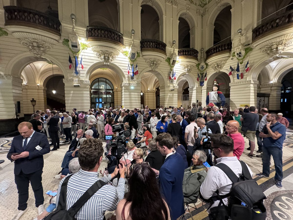 Suspense insoutenable (et bien long) à Tourcoing où l’on attend toujours les résultats #legislatives2024