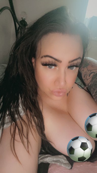 Well done #england let&rsquo;s celebrate on cam I&rsquo;m waiting for u 😈😈😈😜 https://t.co/QDTfuGp1j1<a href="/tag/england"class="tags">#england</a>