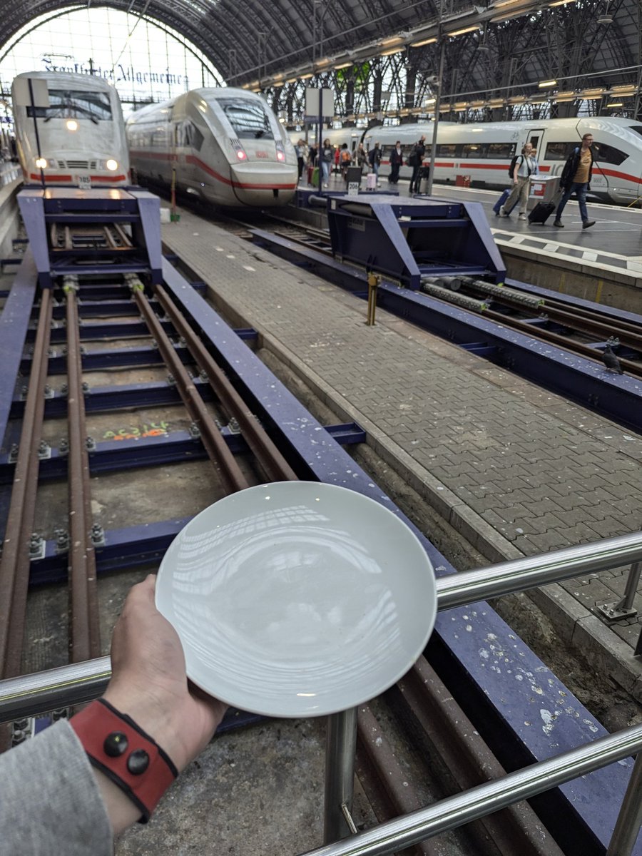 Hash_on_Train tweet media