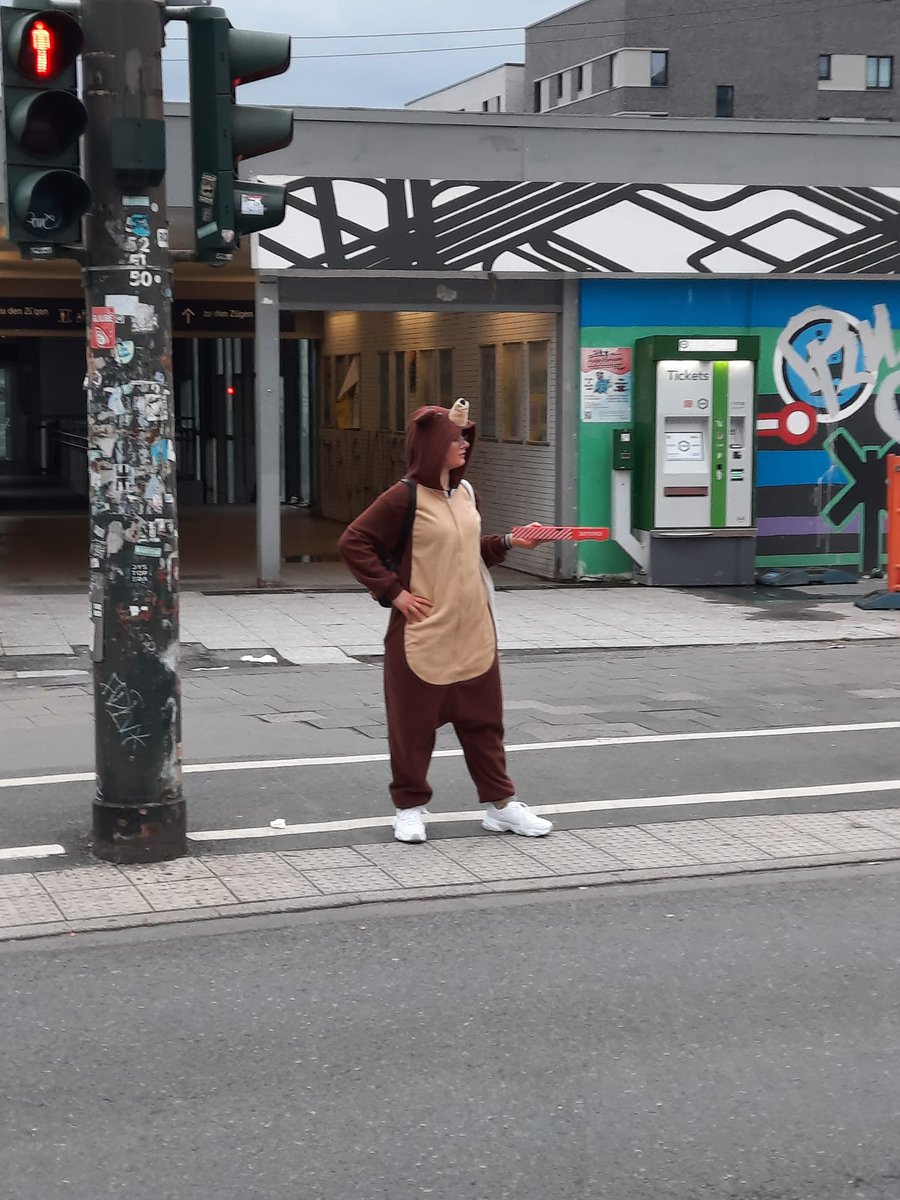 Dokomi vorbei, ich hab Pizza, Feierabend!🐻