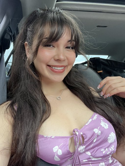 1 pic. Hi 🩷 https://t.co/8nxUA5iB9z