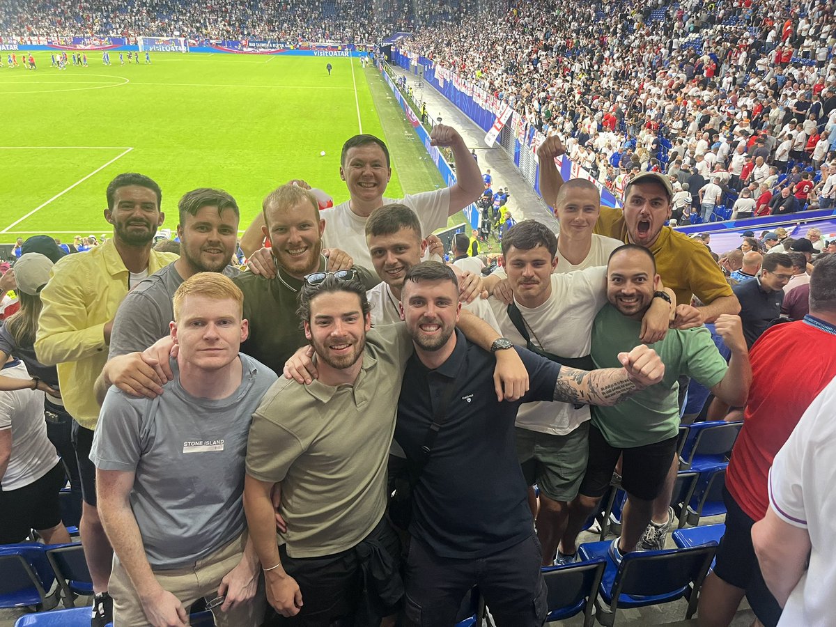 BenWilliamson17's tweet photo. From booking flights to albuferia in the 90th minute to pure ecstasy, into the next round, fuck me #EURo2024 https://t.co/XXbTrZziVS