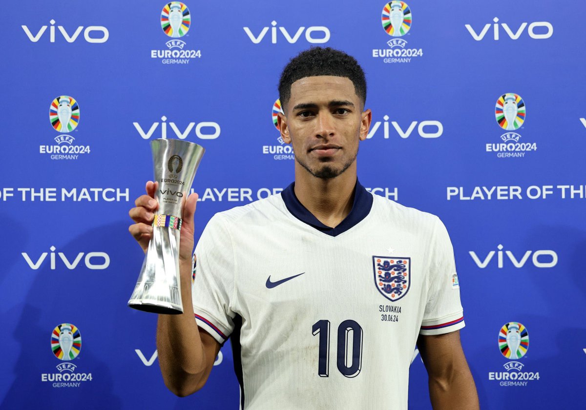 عمرو tweet media