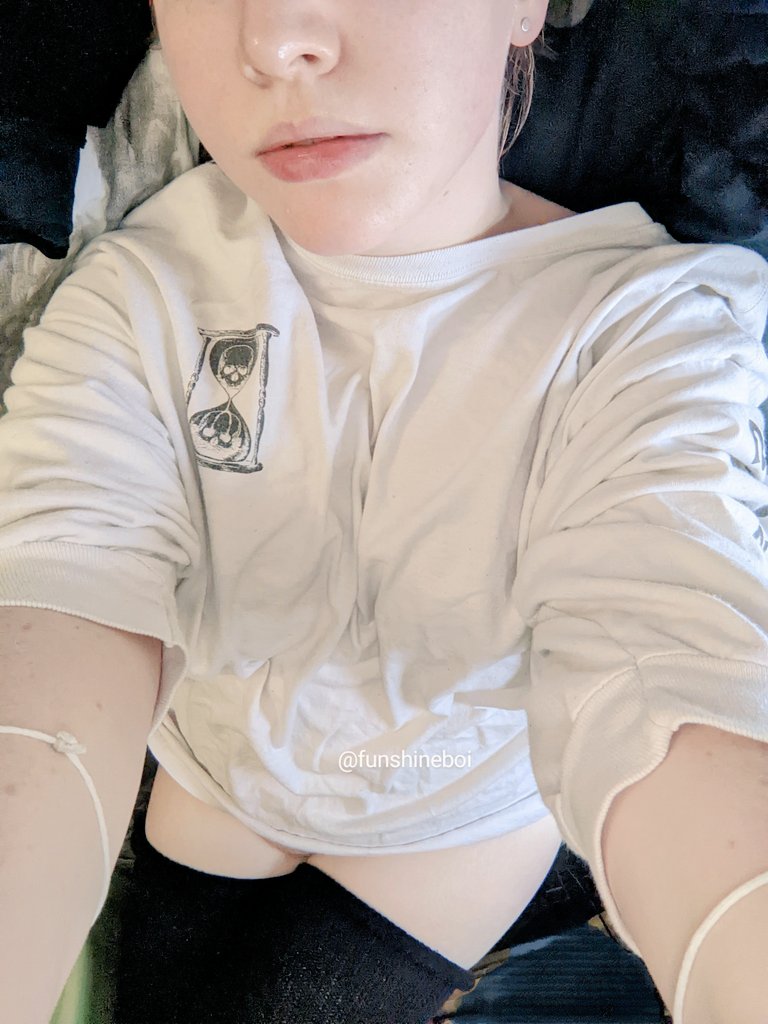 funshineboi's tweet photo. 🏳️‍🌈LAST DAY OF PRIDE DISCOUNT🏳️‍🌈

20% off for new onlyfans subs for 1 day only! Support a queer and see my derriere (it almost worked okay listen): https://t.co/lOvkqLvSn6

#nsfw #nsfwtwt #lewd #femboy #transboy #SellingContent https://t.co/fkh20zt8by