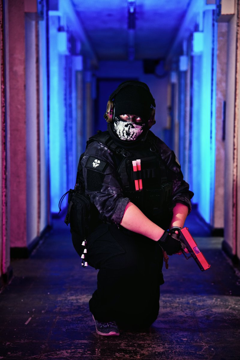 RhiTweetsThings's tweet photo. "My eyes are up here sweetheart~" - Keegan P. Russ

[ @SecretconUK @CallofDuty @CallofDutyUK ]
[ 📸: Chris.boc IG ] 💙🖤

#cosplay #callofduty #callofdutyghosts #cod #keeganruss #keeganpruss #codkeegan #callofdutycosplay #secretcon #secretcon2024 https://t.co/cNtUoiY3uS