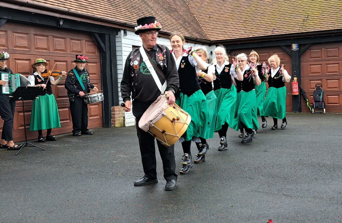 Fiddlestickclog's tweet photo. We had a lovely day dancing by the river at Ludham Open Gardens πΆ
#fiddlesticksclog #ludhamopengardens #ludham #norfolk https://t.co/wkoTJRrbI4