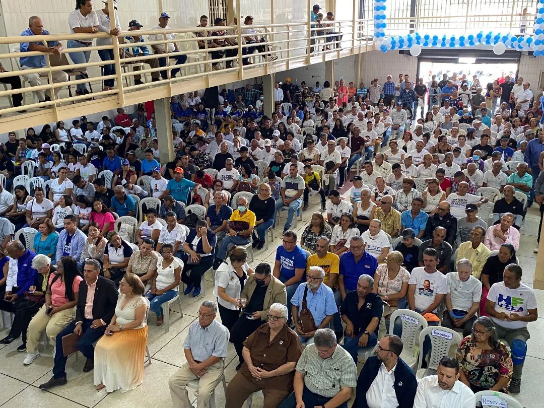 Los adecos de Barquisimeto, estado #Lara comprometidos con la causa democrática y el cambio en unidad con <a href="/EdmundoGU/">Edmundo González</a>.

#VamosAGanarConEdmundo 🇻🇪