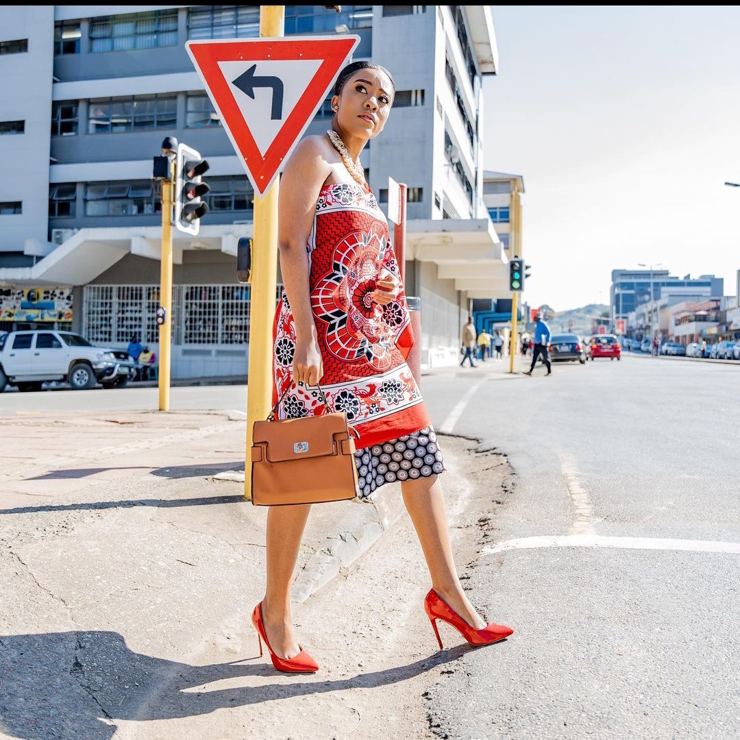 umhlangaswz's tweet photo. Behind the scenes
with Nahnha Sambo 👌🏾😍🤩
@mobile_eswatini https://t.co/nn5JSxmy1u