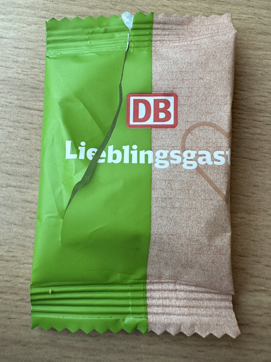 Oooh: Nur für mich. 😀 Und pünktlich sind wir auch. Es muss diese EM-Euphorie sein, die auch die Deutsche Bahn zur Zeit be“flügel“t.

#deutschebahn #imeinsatz #jubel