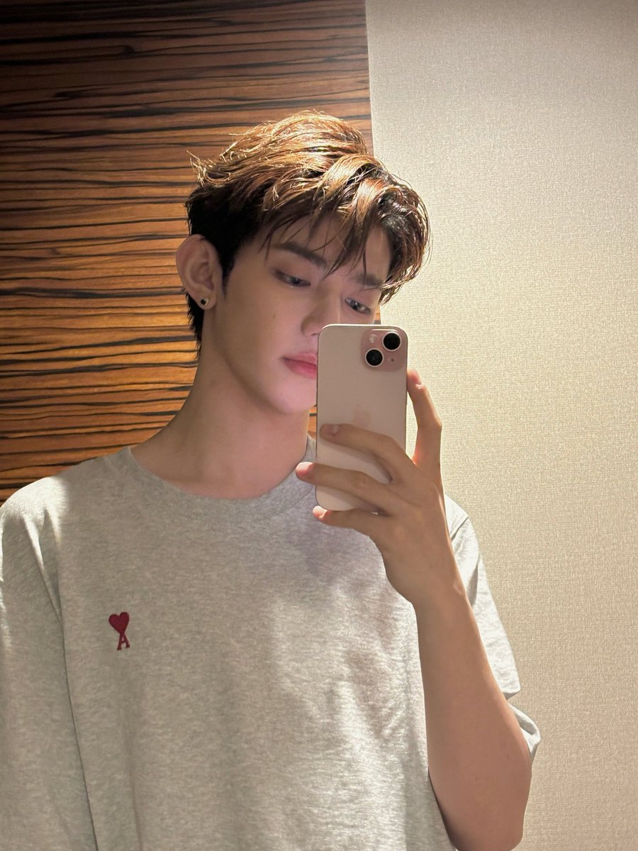ㅁㅊ겠음진짜
남자얼굴이 왜이래