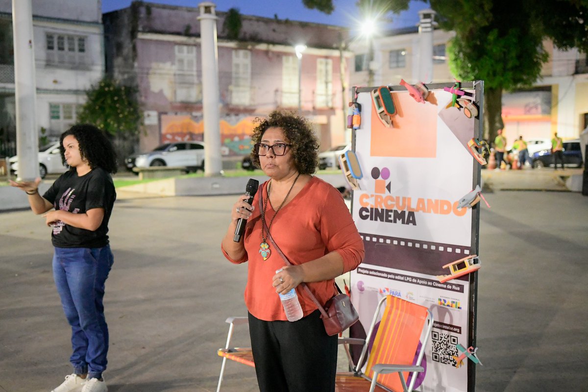 circularbelem's tweet photo. Sessão encerrada. Corações em festa. Cinema na praça de graça! 
O Circulando Cinema é resultado da política pública da Lei Paulo Gustavo. Gratidão a todos os realizadores, equipe e, principalmente, ao público que prestigiou as sessões. 
 📷 Cláudio Ferreira 

#circulandocinema https://t.co/i89NZ0l9Bd