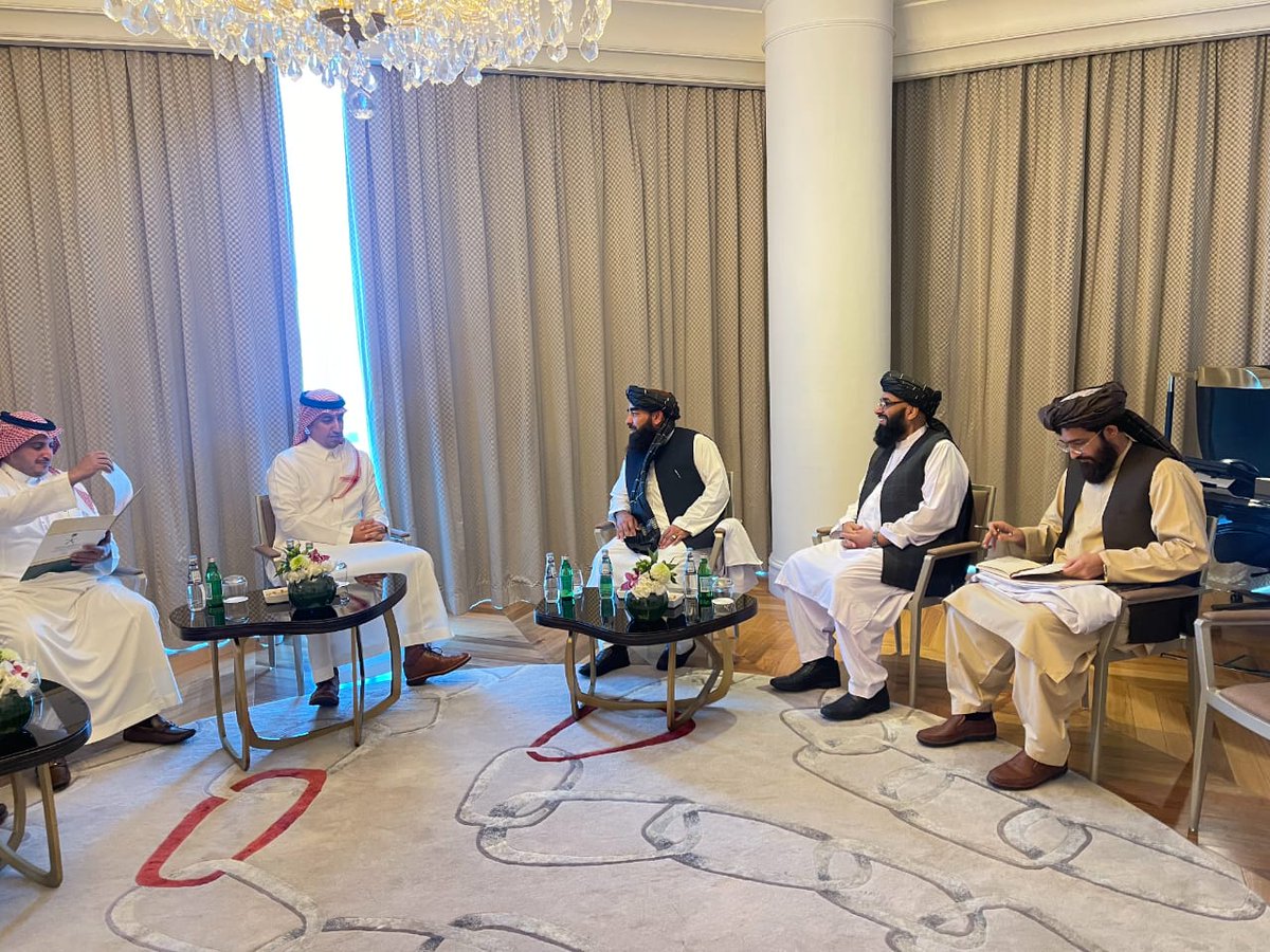 د دوحې د ناستې په درشل کې مو د سعودي عربستان له استازي سره ولیدل.
د دواړو اړخونو ترمنځ رغنده خبرې وشوې.
سعودي  عربستان غواړي هرڅه ژر په کابل کې خپل سفارت بیرته پرانیزي. 
له افغانستان سره د ښه تعامل غوښتنه یې کوله او افغانستان هم  سعودي عربستان ته د یو مهم هېواد په سترګه ګوري.