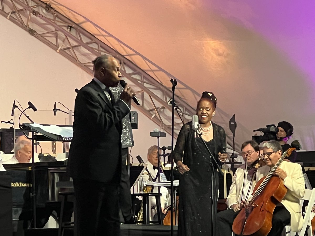 larryhygh's tweet image. Amazing evening w/Pasadena Pops performing “Harlem Nights.” Conductor Michael Feinstein and artists Byron Stripling and Catherine Russell brought the music of the Harlem Renaissance to life! Thanks Dr. Alan Fisher! #PasPops @pasadenasymphpops @passymphpops