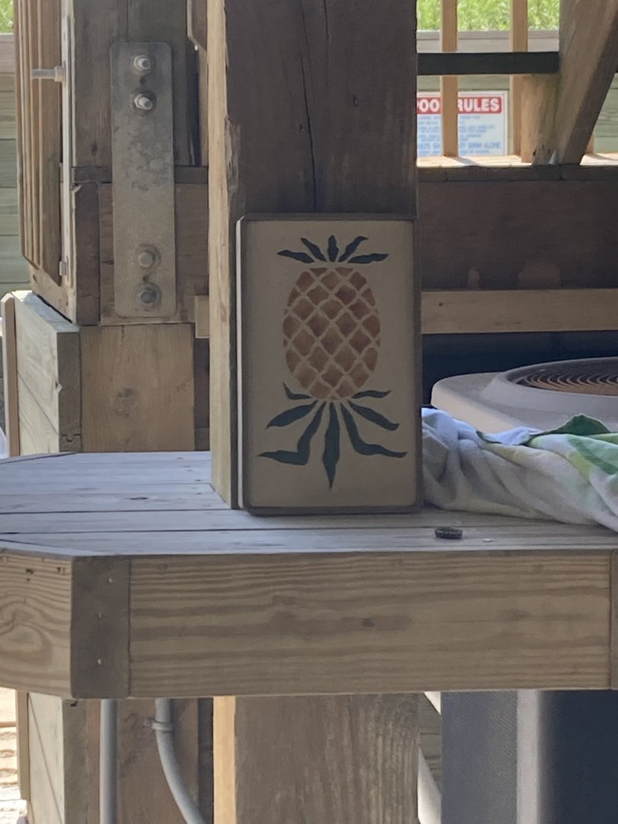 mtl8504's tweet photo. On vacation and I just arrived. Interesting decor choices at this beach house… https://t.co/9w2DUxMEJO