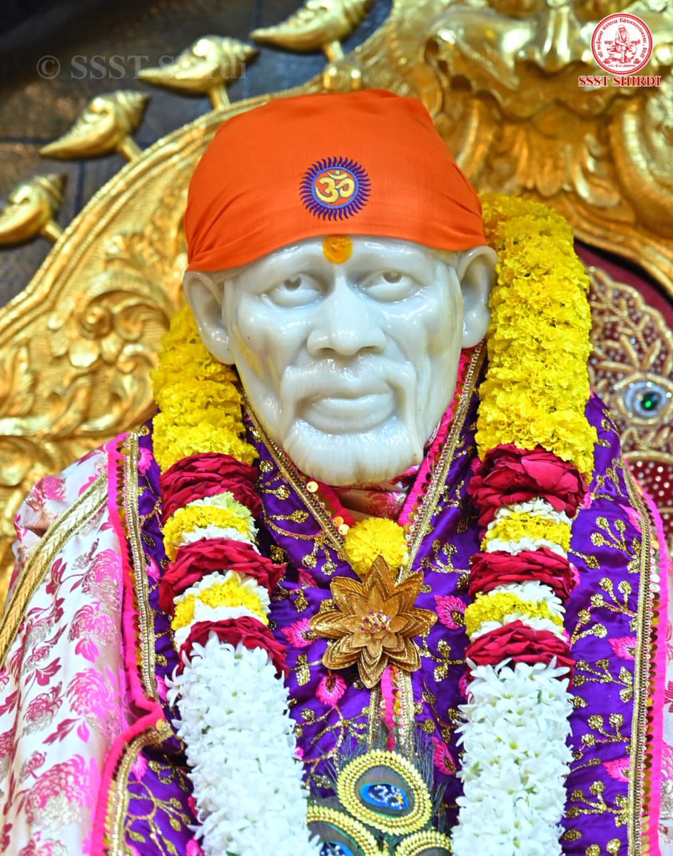 SaiShraddha11's tweet photo. 🙏श्री शिरडी साईबाबा धूप आरती दर्शन🙏
🌹रविवार ३० जून २०२४🌹
आरती साईबाबा । सौख्यदातार जीवा । चरणरजातली ।
द्यावा दासा विसावा, भक्तां विसावा ।। आ ।।
जाळूनियां अनंग। स्वस्वरूपी राहे दंग ।
मुमुक्षु जनां दावी । निज डोळां श्रीरंग। डोळां श्रीरंग।।
आरती साईबाबा...... https://t.co/eD7RreyNex