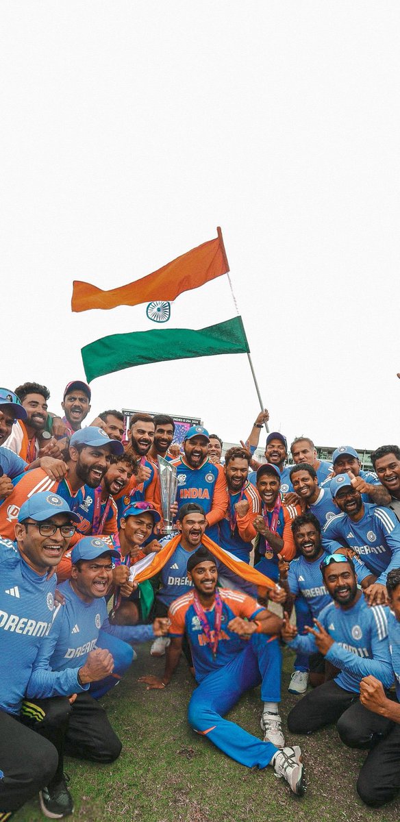 happysamim's tweet photo. @Jaspritbumrah93 Thank u for everything #teamin https://t.co/b0XRbvsqS5