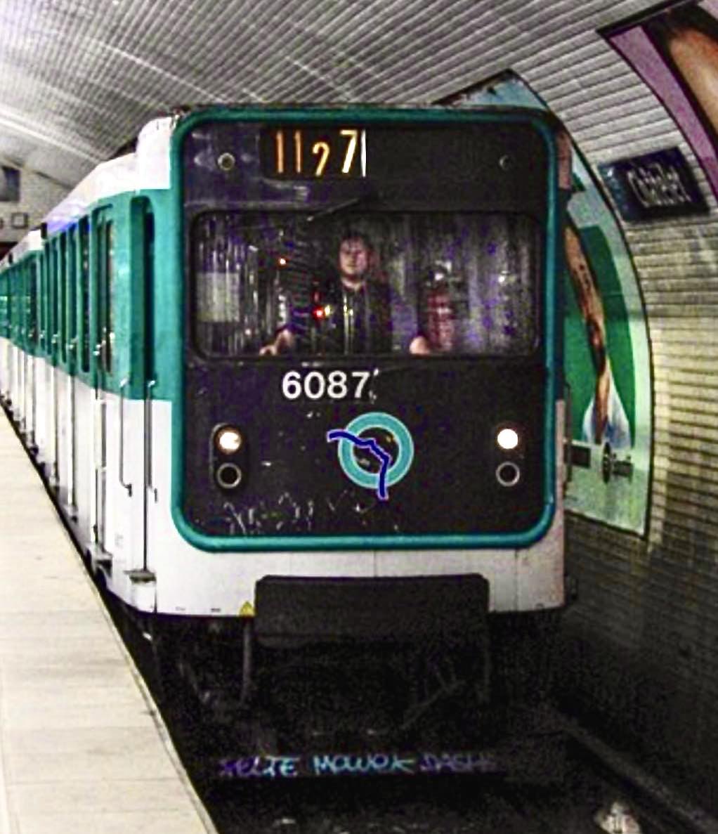 metro_driver41's tweet photo. Aujourd’hui marque mes 1 an de permis métro et mon arrivée sur la @Ligne11_RATP ravi d’avoir pu conduire ce mythique MP59 avant qu’il nous quitte 🥲
#MP59 #RATP #Ligne11RATP #MP14 #MetroDriver https://t.co/FkosotMajO