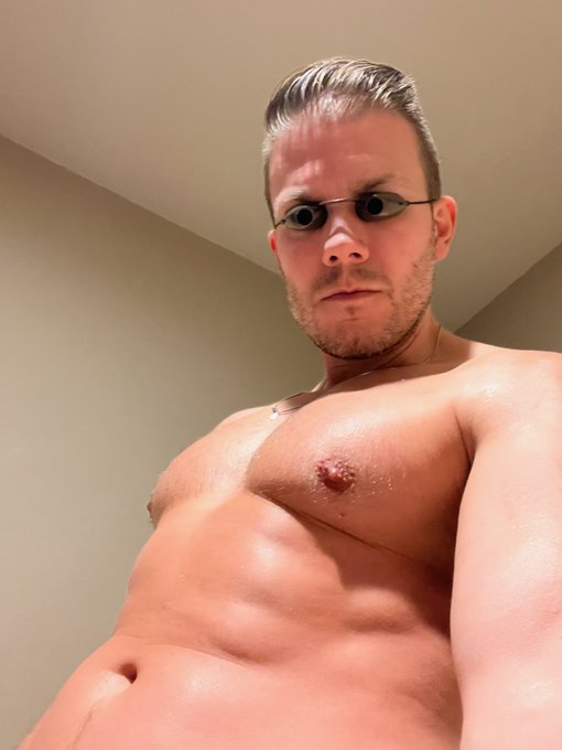 Chest pump at the tanning bed! https://t.co/QKSnBUhVqM<a href="/tag/abs"class="tags"><span>#abs</span></a><a href="/tag/bigdick"class="tags"><span>#bigdick</span></a><a href="/tag/solomale"class="tags"><span>#solomale</span></a><a href="/tag/muslce"class="tags"><span>#muslce</span></a><a href="/tag/onlyfans"class="tags"><span>#onlyfans</span></a>