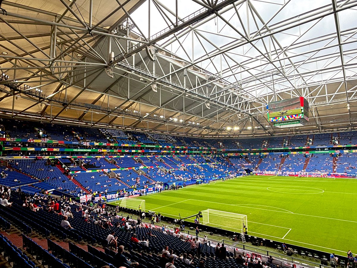 BCAFCBH's tweet photo. Back where it all started in the groups at the Veltins Arena to begin our knockout journey. 

COME ON ENGLAND! 🦁🏴󠁧󠁢󠁥󠁮󠁧󠁿 #Euro2024 https://t.co/XXpbBn3h1I