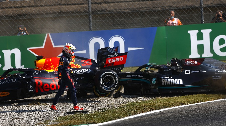 KarlSan_'s tweet photo. le nombre d'accrochage depuis 2022 :

Verstappen : 2
Norris : 7
Hamilton : 10 
Leclerc : 3 
Russell : 4
Sainz : 6

Devinez qui se fais traiter de "pilote dangereux" 🤡🤡 https://t.co/oQmubtQRKy