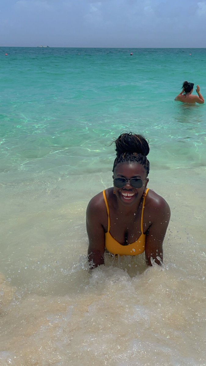 DemeekaJones's tweet photo. A wonderful time in paradise. Bahamas owes me nothing!!! https://t.co/eBuQhlkGGB