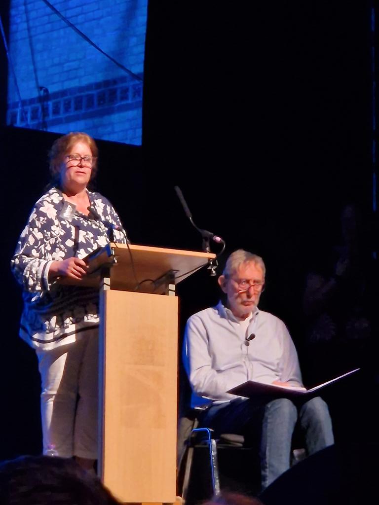 Stapleford CPS (@stapleford_cps) on Twitter photo Stapleford Primary privileged to be part of 'Voices of Hope'! Ready to go! <a href="/MichaelRosenYes/">Michael Rosen ππππ NICE η·η·</a> Stapleford Primary privileged to be part of 'Voices of Hope'! Ready to go! <a href="/MichaelRosenYes/">Michael Rosen ππππ NICE η·η·</a>