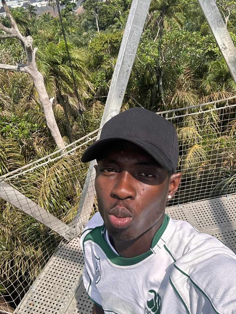 alphasirrah's tweet photo. S/O SIR JOHN MAN 🖤, REALLY GREAT GUY AND ONE OF MY BIGGEST SUPPORTERS FRR... TILL THIS DAY HOMIE STILL FW MY OLD SONGS NONSTOP. MF HAD A HARD TIME SPELLING AND PRONOUNCING MY NAME BACK THEN 😂.
ATM MAN'S HOOKED ON #HOWCANI, I MEAN HOW CAN HE NOT? 27/30 https://t.co/A7eptdoO40
